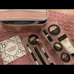 NWT Laura Geller 9 piece make up set